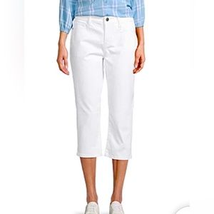 St. John's Bay Capris. Size 14. White Mid-Rise NWT.